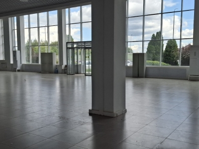 Сдаю помещение 800 кв.м. (автосалон) по ул. Остужева, трасса М-4 г. Воронежа.