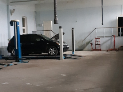 Cдаю автосалон 750 кв.м., оборудованный автосервис 400 кв.м., площадку по ул. Остужева г.