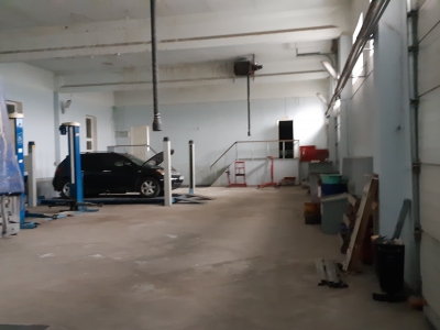 Cдаю автосалон 750 кв.м., оборудованный автосервис 400 кв.м., площадку по ул. Остужева г.
