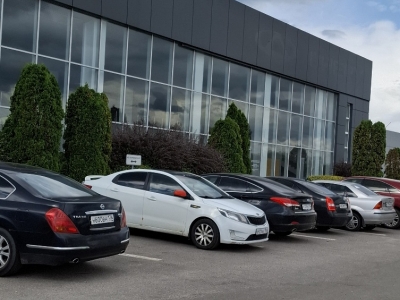 Cдаю автосалон 750 кв.м., оборудованный автосервис 400 кв.м., площадку по ул. Остужева г.