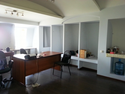 Продается офисное помещение 45 кв.м. на 4 этаже пр-т.Революции 1/1 с наличием арендаторов,  г.Воронеж