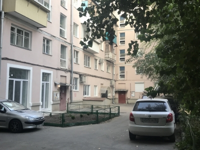 Продается 2-х комнатная квартира по адресу Площадь Ленина, д.4