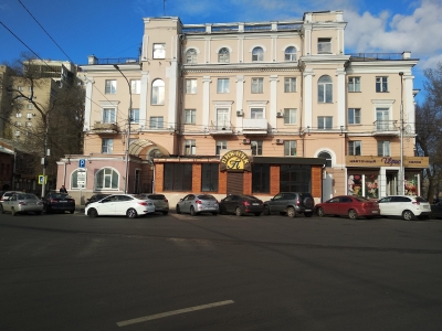 Сдаётся помещение свободного назначения, общей площадью 158,2 кв.м., расположенное по адресу: г. Воронеж, ул. Плехановская 1.