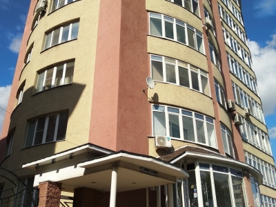 Продаётся трёхкомнатная квартира, общей площадью 169 кв.м., расположенной в центре г. Воронеж, ул. Пятницкого 46.