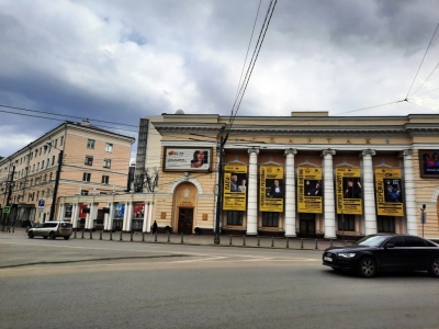Продаётся квартира, общей площадью 106 кв.м., расположенная по адресу: г. Воронеж, ул. Дзержинского, 4.