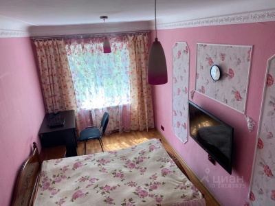 Продается трехкомнатная квартира в Ленинском районе
