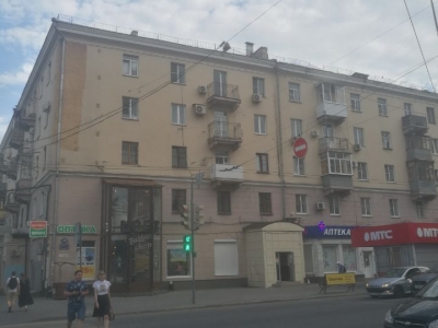 Продается 3-х комнатная сталинка в Центре города
